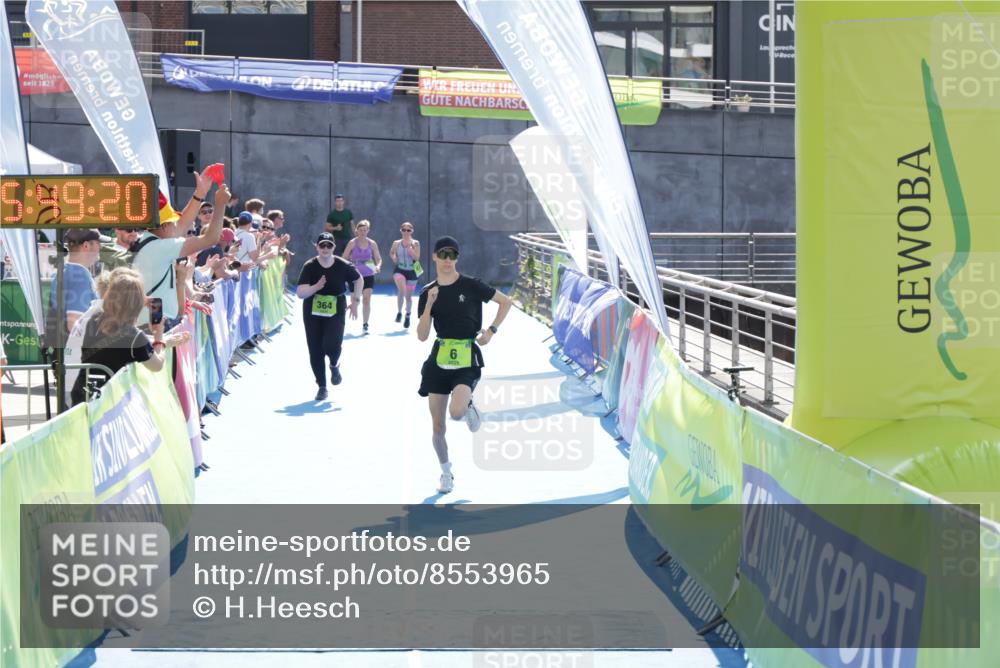 10.08.2025 - GEWOBA Citytriathlon Bremen H.Heesch http://msf.ph/oto/8553965 10.08.2025 15:49:24 Ziel 364 meine-sportfotos.de