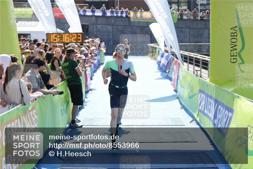 10.08.2025 - GEWOBA Citytriathlon Bremen H.Heesch http://msf.ph/oto/8553966 10.08.2025 15:16:27 Ziel 91, 93, 191, 488 meine-sportfotos.de