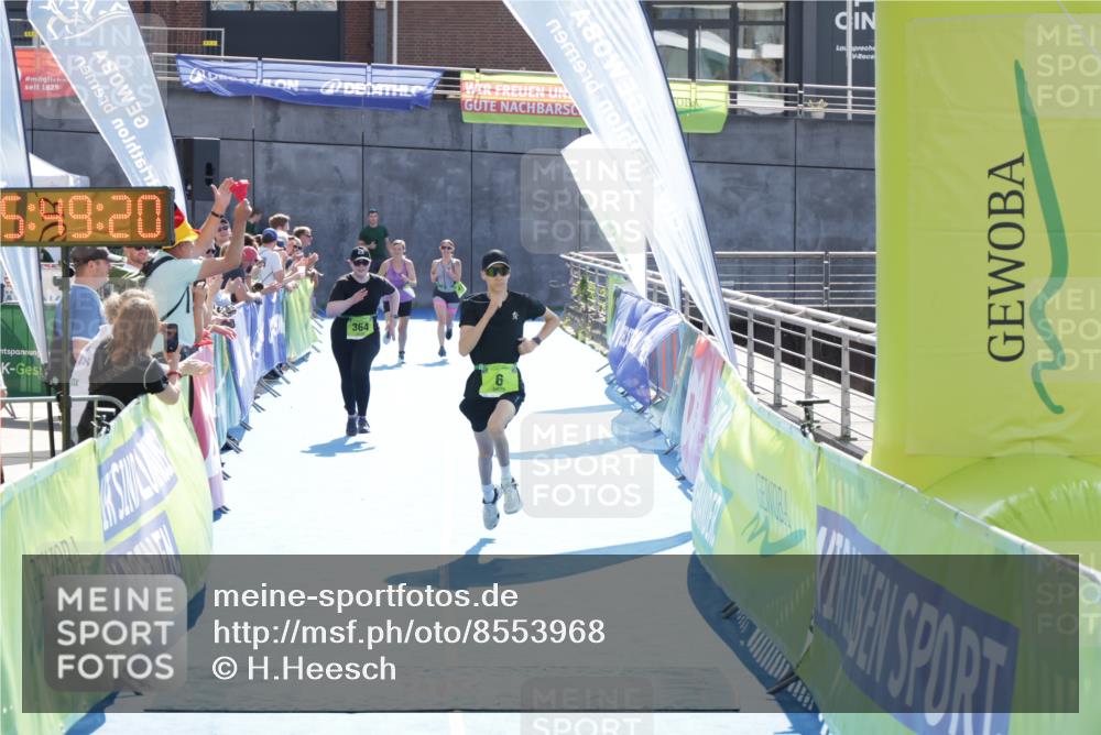 10.08.2025 - GEWOBA Citytriathlon Bremen H.Heesch http://msf.ph/oto/8553968 10.08.2025 15:49:25 Ziel 6, 364 meine-sportfotos.de