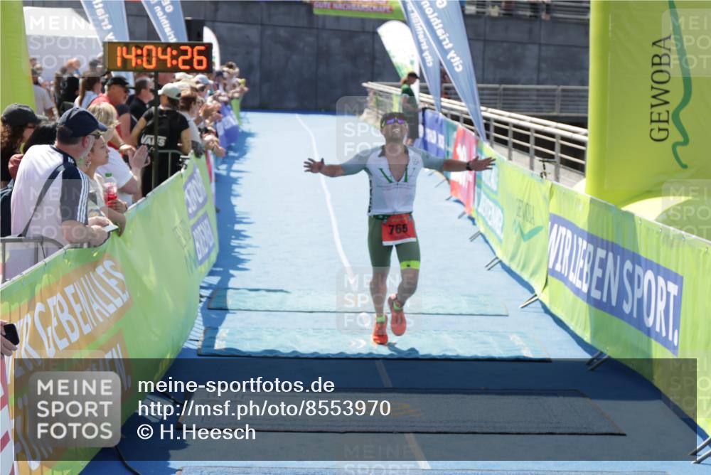 10.08.2025 - GEWOBA Citytriathlon Bremen H.Heesch http://msf.ph/oto/8553970 10.08.2025 14:04:30 Ziel 769 meine-sportfotos.de