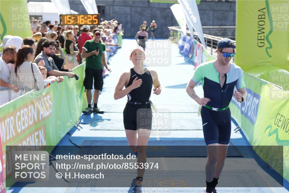 10.08.2025 - GEWOBA Citytriathlon Bremen H.Heesch http://msf.ph/oto/8553974 10.08.2025 15:16:29 Ziel 93, 191, 488 meine-sportfotos.de