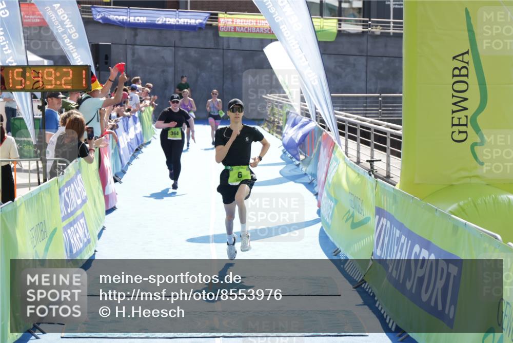 10.08.2025 - GEWOBA Citytriathlon Bremen H.Heesch http://msf.ph/oto/8553976 10.08.2025 15:49:25 Ziel 6, 364 meine-sportfotos.de