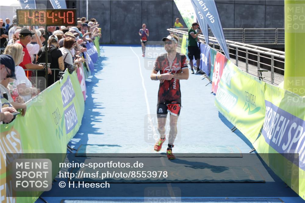 10.08.2025 - GEWOBA Citytriathlon Bremen H.Heesch http://msf.ph/oto/8553978 10.08.2025 14:04:44 Ziel 816 meine-sportfotos.de