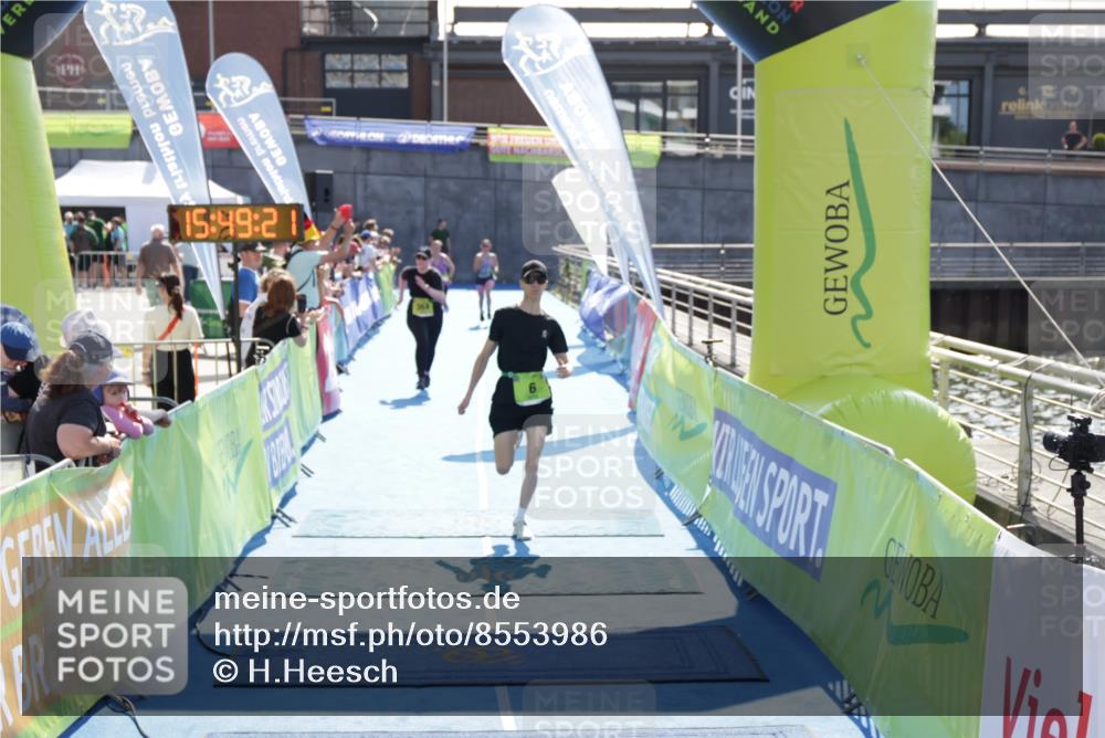 10.08.2025 - GEWOBA Citytriathlon Bremen H.Heesch http://msf.ph/oto/8553986 10.08.2025 15:49:25 Ziel 6, 364 meine-sportfotos.de