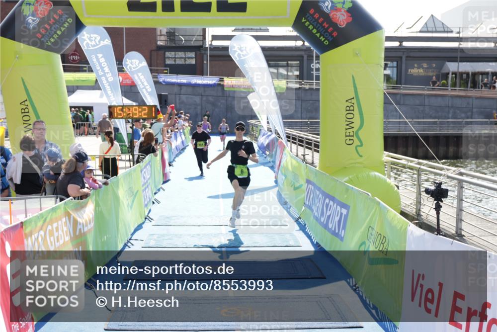 10.08.2025 - GEWOBA Citytriathlon Bremen H.Heesch http://msf.ph/oto/8553993 10.08.2025 15:49:26 Ziel 6, 364, 476, 477 meine-sportfotos.de