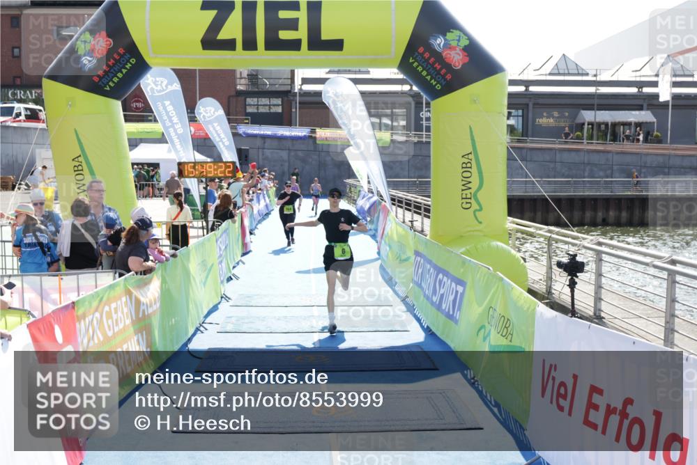 10.08.2025 - GEWOBA Citytriathlon Bremen H.Heesch http://msf.ph/oto/8553999 10.08.2025 15:49:26 Ziel 6, 364, 476, 477 meine-sportfotos.de