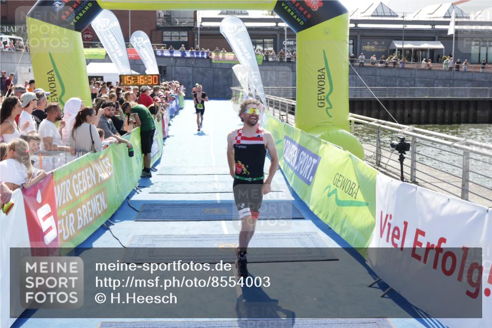 10.08.2025 - GEWOBA Citytriathlon Bremen H.Heesch http://msf.ph/oto/8554003 10.08.2025 15:16:34 Ziel 75, 93, 191, 488 meine-sportfotos.de
