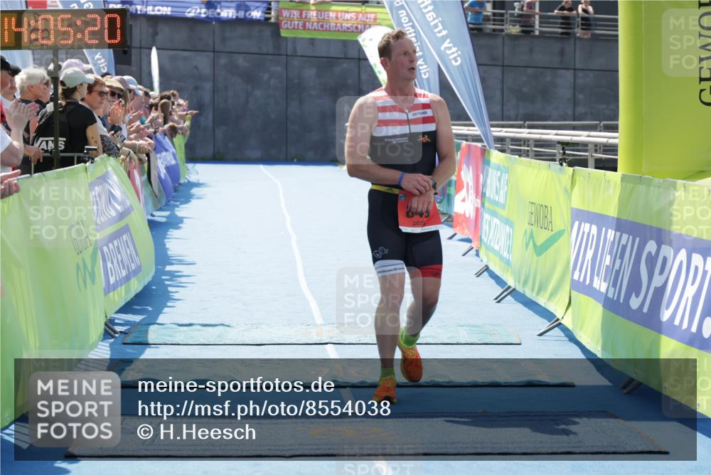 10.08.2025 - GEWOBA Citytriathlon Bremen H.Heesch http://msf.ph/oto/8554038 10.08.2025 14:05:23 Ziel 849 meine-sportfotos.de