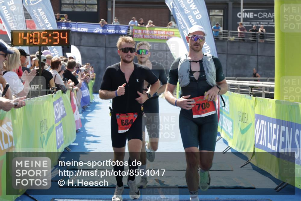 10.08.2025 - GEWOBA Citytriathlon Bremen H.Heesch http://msf.ph/oto/8554047 10.08.2025 14:05:38 Ziel 628, 684, 706 meine-sportfotos.de
