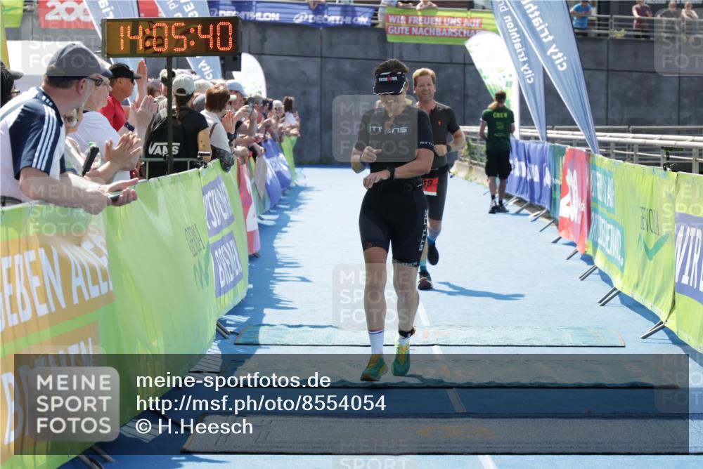10.08.2025 - GEWOBA Citytriathlon Bremen H.Heesch http://msf.ph/oto/8554054 10.08.2025 14:05:44 Ziel 628, 684, 706, 839, 973 meine-sportfotos.de