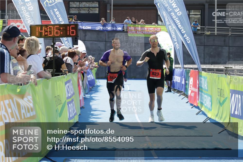10.08.2025 - GEWOBA Citytriathlon Bremen H.Heesch http://msf.ph/oto/8554095 10.08.2025 14:06:20 Ziel 605, 623, 660 meine-sportfotos.de