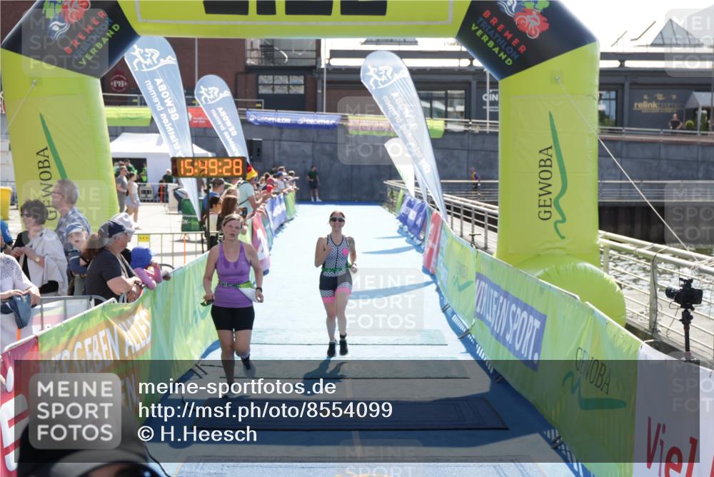 10.08.2025 - GEWOBA Citytriathlon Bremen H.Heesch http://msf.ph/oto/8554099 10.08.2025 15:49:32 Ziel 6, 364, 476, 477 meine-sportfotos.de