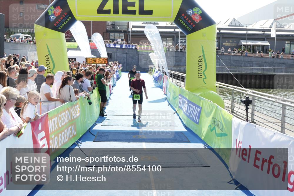 10.08.2025 - GEWOBA Citytriathlon Bremen H.Heesch http://msf.ph/oto/8554100 10.08.2025 15:16:58 Ziel 113, 239 meine-sportfotos.de
