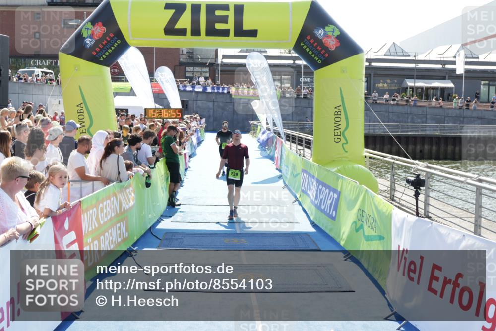 10.08.2025 - GEWOBA Citytriathlon Bremen H.Heesch http://msf.ph/oto/8554103 10.08.2025 15:16:59 Ziel 113, 239 meine-sportfotos.de