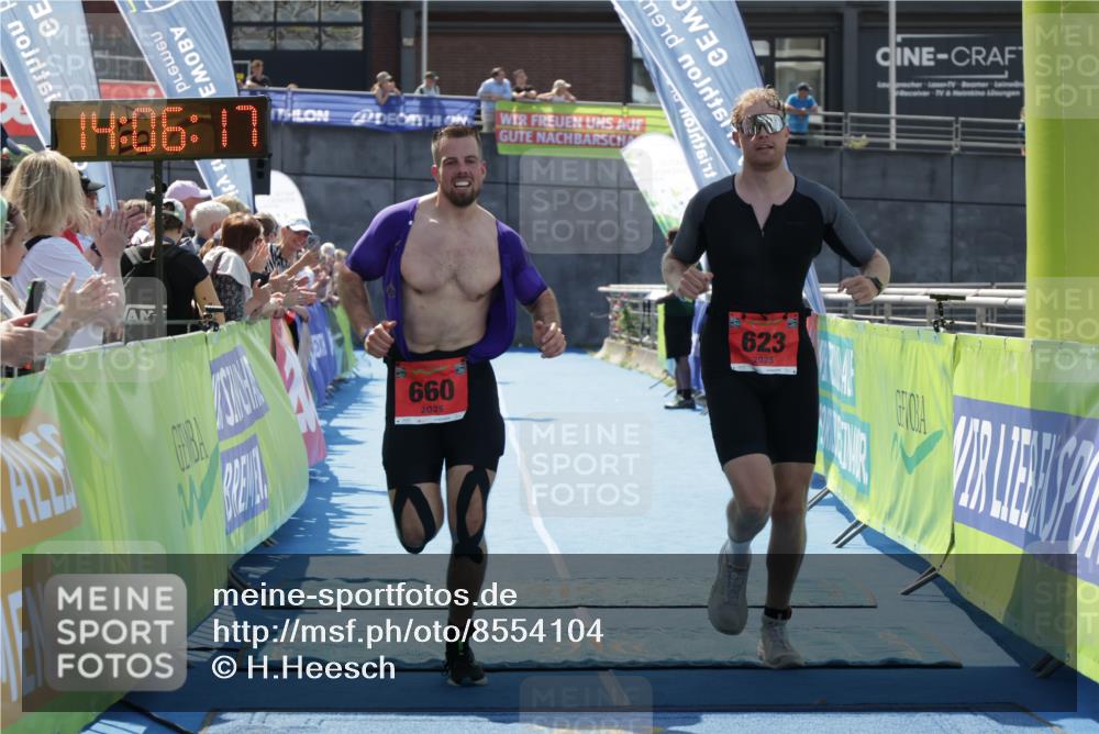 10.08.2025 - GEWOBA Citytriathlon Bremen H.Heesch http://msf.ph/oto/8554104 10.08.2025 14:06:21 Ziel 605, 623, 660 meine-sportfotos.de