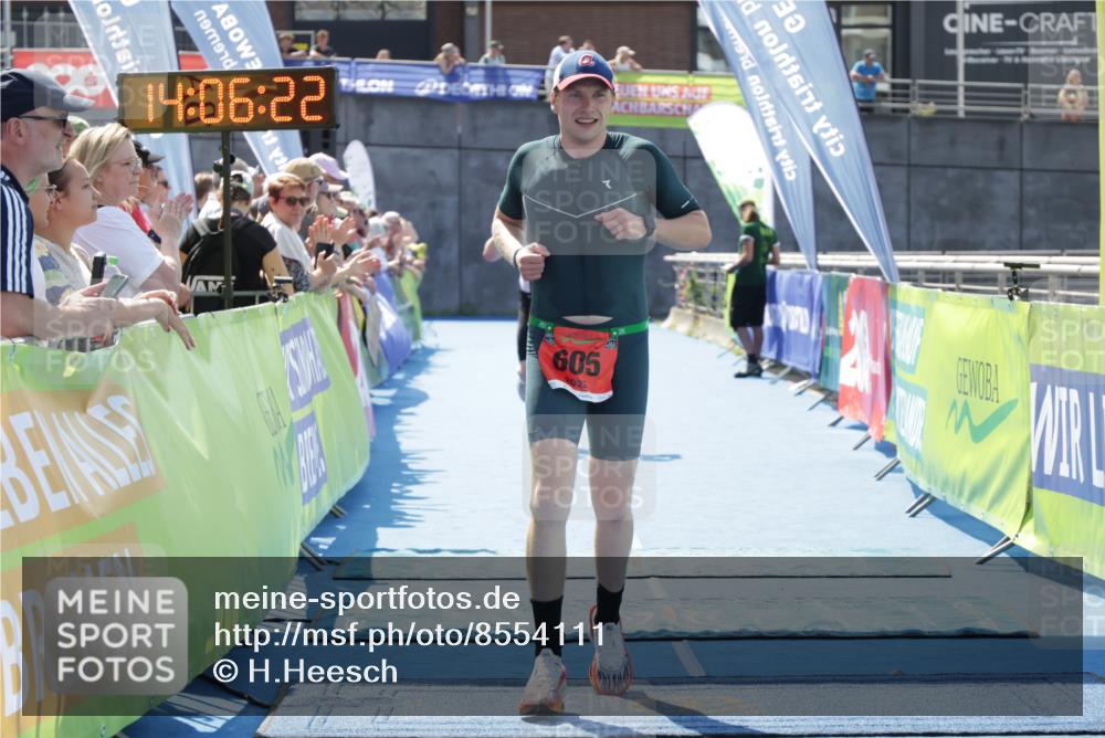10.08.2025 - GEWOBA Citytriathlon Bremen H.Heesch http://msf.ph/oto/8554111 10.08.2025 14:06:26 Ziel 605, 623, 640, 660 meine-sportfotos.de