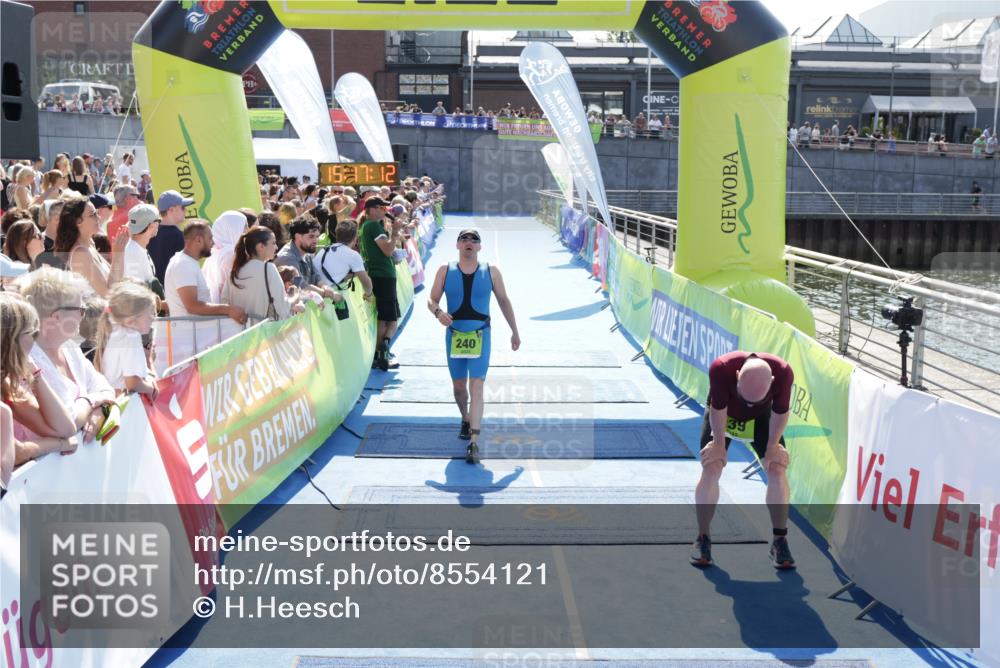 10.08.2025 - GEWOBA Citytriathlon Bremen H.Heesch http://msf.ph/oto/8554121 10.08.2025 15:17:16 Ziel 240 meine-sportfotos.de