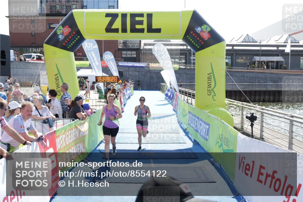 10.08.2025 - GEWOBA Citytriathlon Bremen H.Heesch http://msf.ph/oto/8554122 10.08.2025 15:49:33 Ziel 6, 364, 476, 477 meine-sportfotos.de