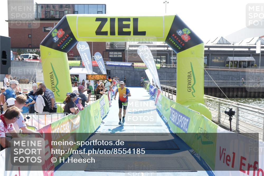 10.08.2025 - GEWOBA Citytriathlon Bremen H.Heesch http://msf.ph/oto/8554185 10.08.2025 15:49:48 Ziel 324 meine-sportfotos.de