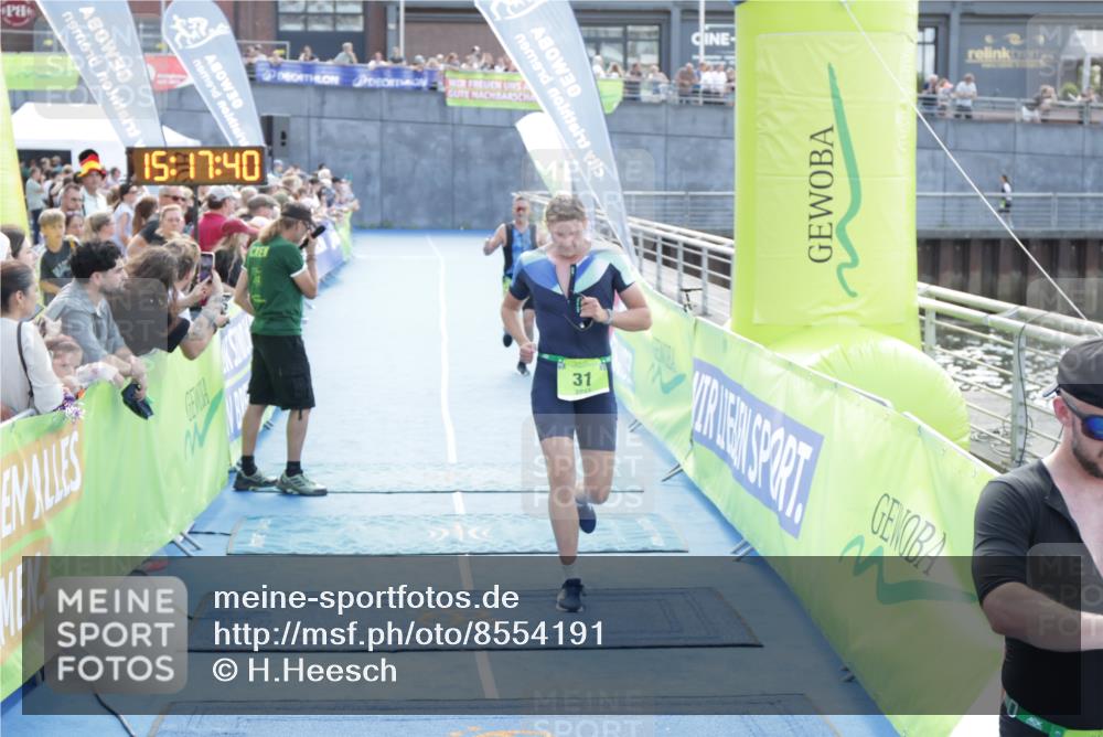 10.08.2025 - GEWOBA Citytriathlon Bremen H.Heesch http://msf.ph/oto/8554191 10.08.2025 15:17:44 Ziel 31, 173, 312 meine-sportfotos.de