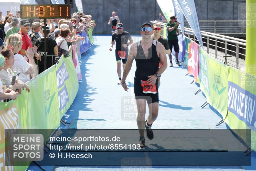 10.08.2025 - GEWOBA Citytriathlon Bremen H.Heesch http://msf.ph/oto/8554193 10.08.2025 14:07:15 Ziel 606, 677, 727, 812, 837, 867 meine-sportfotos.de