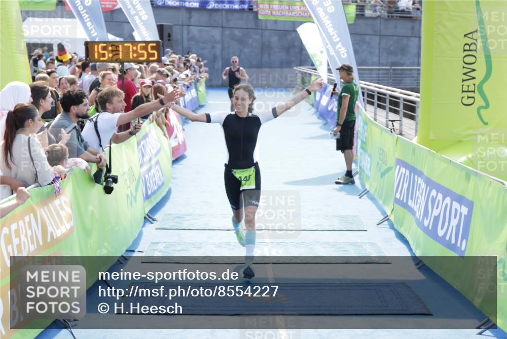 10.08.2025 - GEWOBA Citytriathlon Bremen H.Heesch http://msf.ph/oto/8554227 10.08.2025 15:17:59 Ziel 235, 446 meine-sportfotos.de