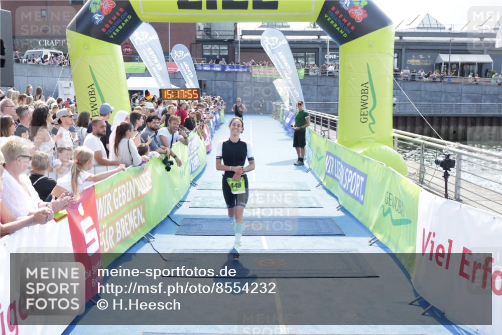 10.08.2025 - GEWOBA Citytriathlon Bremen H.Heesch http://msf.ph/oto/8554232 10.08.2025 15:17:59 Ziel 235, 446 meine-sportfotos.de