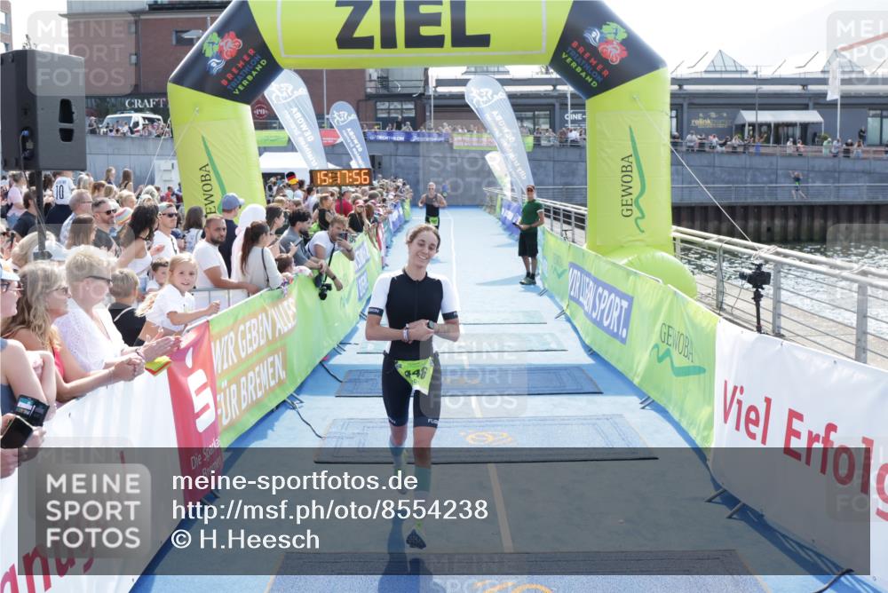 10.08.2025 - GEWOBA Citytriathlon Bremen H.Heesch http://msf.ph/oto/8554238 10.08.2025 15:18:00 Ziel 235, 446 meine-sportfotos.de