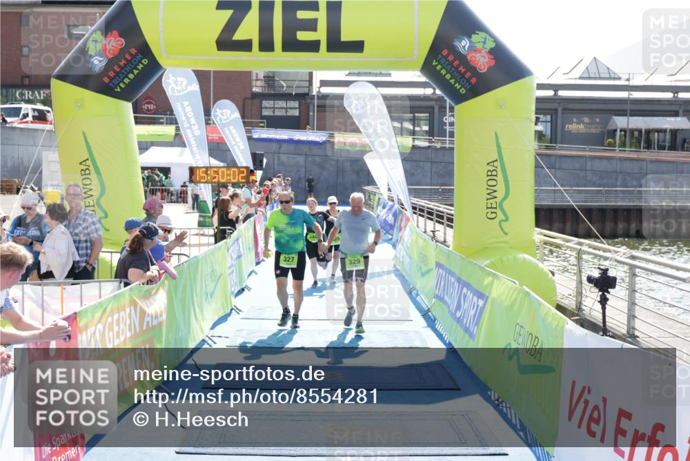 10.08.2025 - GEWOBA Citytriathlon Bremen H.Heesch http://msf.ph/oto/8554281 10.08.2025 15:50:06 Ziel 327, 329, 340, 528 meine-sportfotos.de