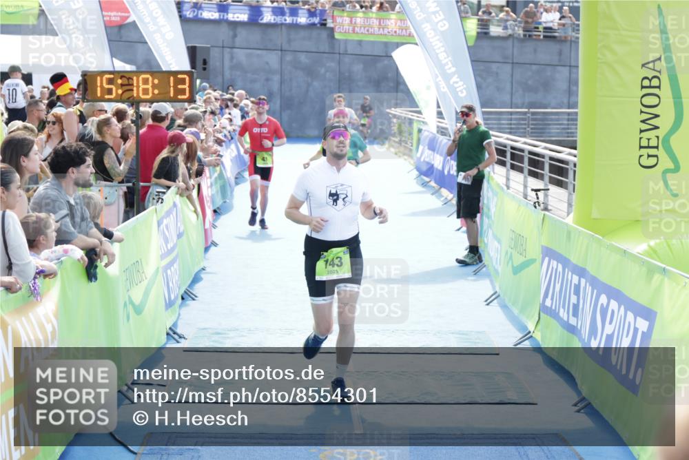 10.08.2025 - GEWOBA Citytriathlon Bremen H.Heesch http://msf.ph/oto/8554301 10.08.2025 15:18:17 Ziel 41, 45, 101, 126, 143, 225 meine-sportfotos.de