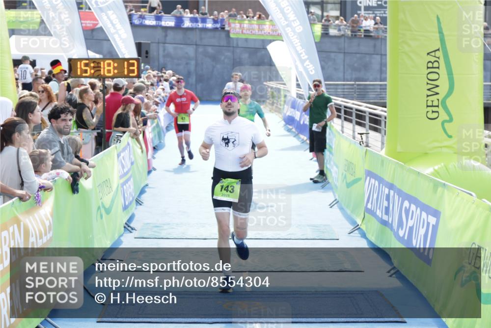 10.08.2025 - GEWOBA Citytriathlon Bremen H.Heesch http://msf.ph/oto/8554304 10.08.2025 15:18:17 Ziel 41, 45, 101, 126, 143, 225 meine-sportfotos.de