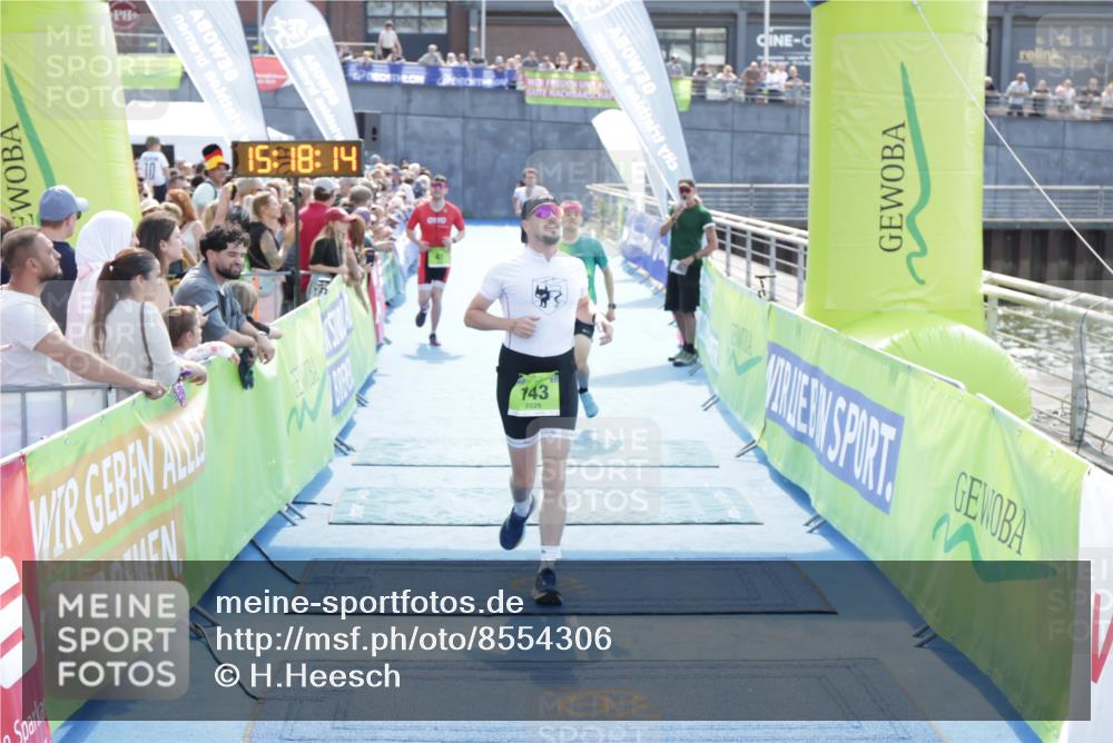 10.08.2025 - GEWOBA Citytriathlon Bremen H.Heesch http://msf.ph/oto/8554306 10.08.2025 15:18:18 Ziel 41, 45, 101, 126, 143, 225 meine-sportfotos.de