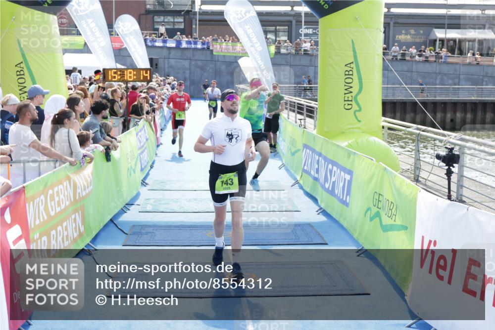 10.08.2025 - GEWOBA Citytriathlon Bremen H.Heesch http://msf.ph/oto/8554312 10.08.2025 15:18:18 Ziel 41, 45, 101, 126, 143, 225 meine-sportfotos.de