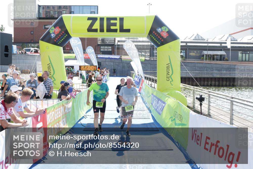 10.08.2025 - GEWOBA Citytriathlon Bremen H.Heesch http://msf.ph/oto/8554320 10.08.2025 15:50:08 Ziel 327, 329, 340, 528 meine-sportfotos.de
