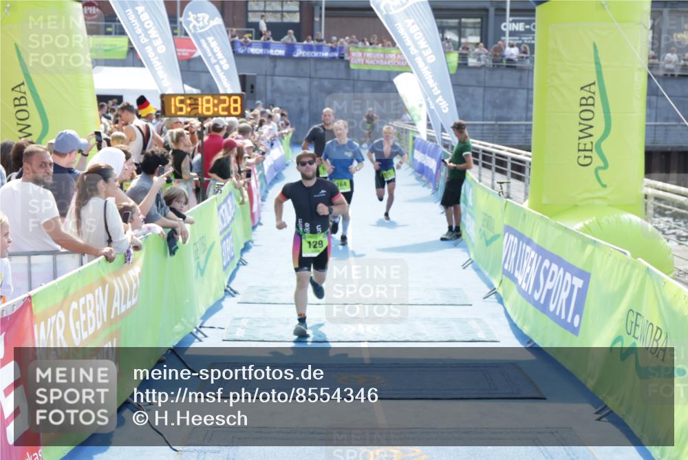 10.08.2025 - GEWOBA Citytriathlon Bremen H.Heesch http://msf.ph/oto/8554346 10.08.2025 15:18:32 Ziel 121, 129, 164, 201 meine-sportfotos.de