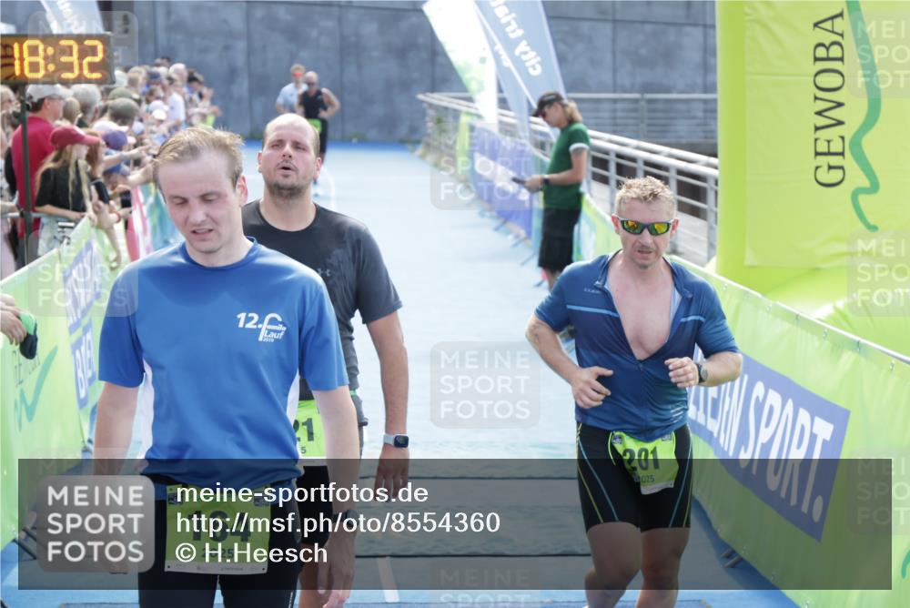 10.08.2025 - GEWOBA Citytriathlon Bremen H.Heesch http://msf.ph/oto/8554360 10.08.2025 15:18:36 Ziel 121, 129, 164, 201 meine-sportfotos.de
