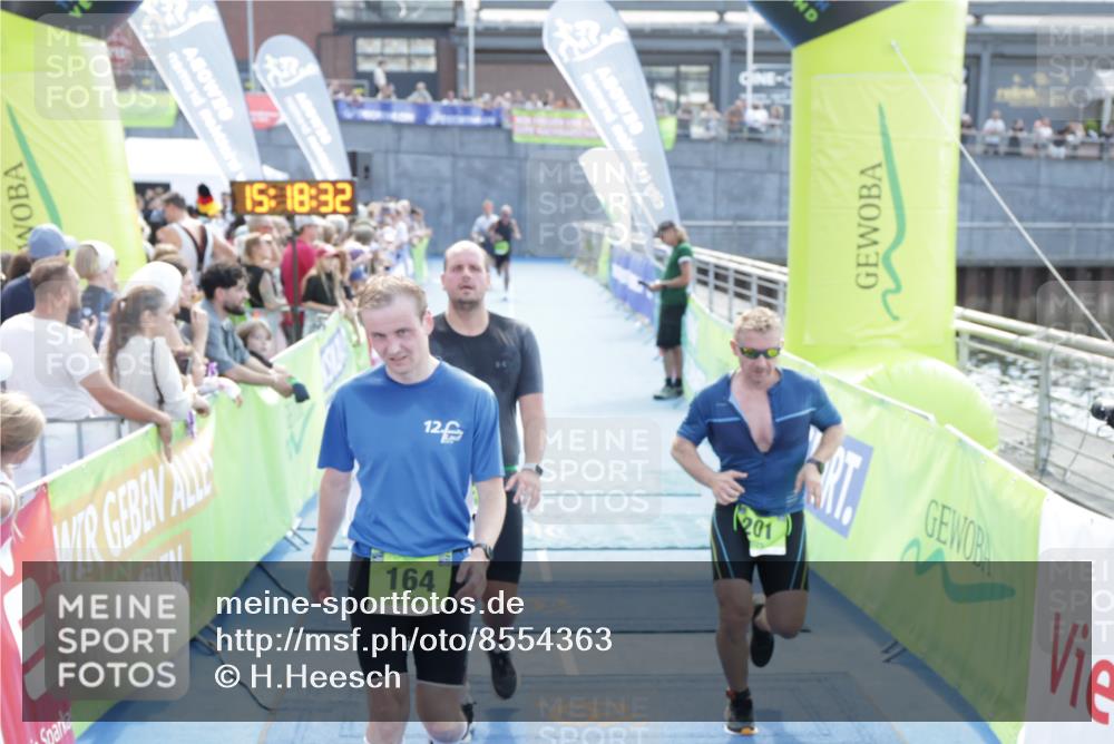 10.08.2025 - GEWOBA Citytriathlon Bremen H.Heesch http://msf.ph/oto/8554363 10.08.2025 15:18:36 Ziel 121, 129, 164, 201 meine-sportfotos.de