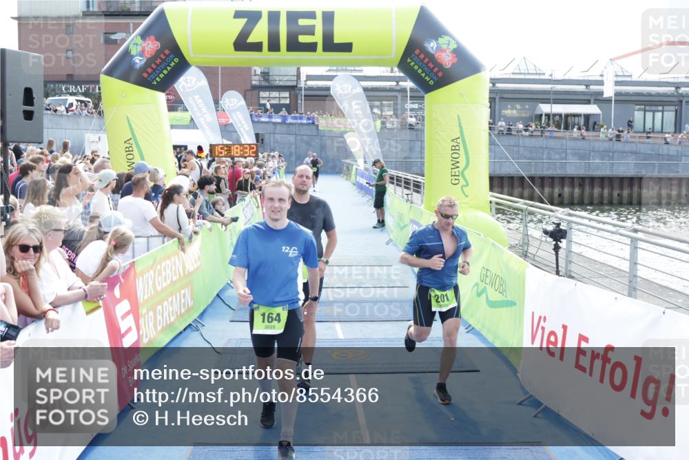 10.08.2025 - GEWOBA Citytriathlon Bremen H.Heesch http://msf.ph/oto/8554366 10.08.2025 15:18:36 Ziel 121, 129, 164, 201 meine-sportfotos.de
