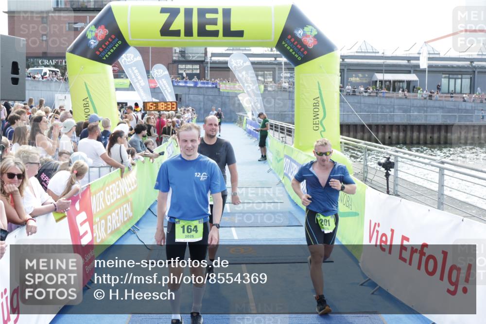 10.08.2025 - GEWOBA Citytriathlon Bremen H.Heesch http://msf.ph/oto/8554369 10.08.2025 15:18:36 Ziel 121, 129, 164, 201 meine-sportfotos.de