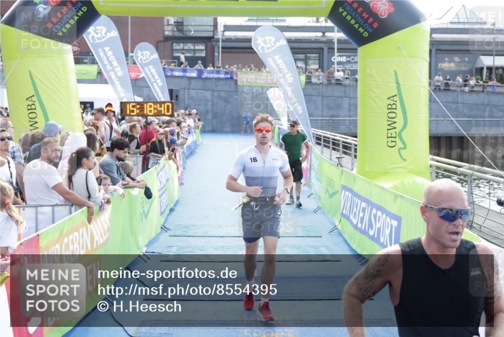 10.08.2025 - GEWOBA Citytriathlon Bremen H.Heesch http://msf.ph/oto/8554395 10.08.2025 15:18:44 Ziel 32, 215 meine-sportfotos.de