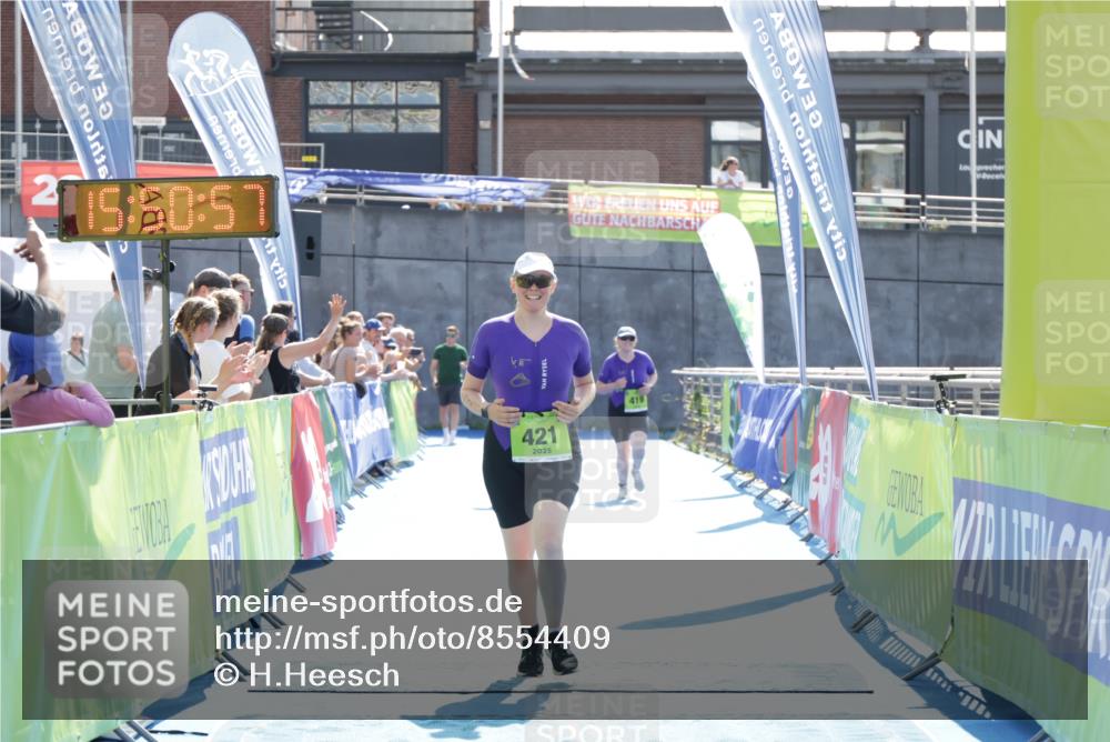 10.08.2025 - GEWOBA Citytriathlon Bremen H.Heesch http://msf.ph/oto/8554409 10.08.2025 15:51:01 Ziel 421 meine-sportfotos.de