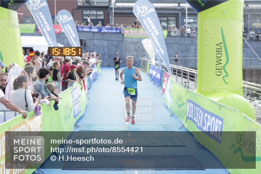 10.08.2025 - GEWOBA Citytriathlon Bremen H.Heesch http://msf.ph/oto/8554421 10.08.2025 15:18:55 Ziel 281 meine-sportfotos.de