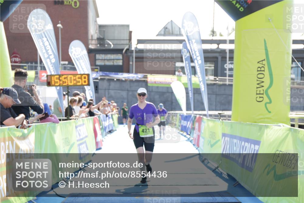 10.08.2025 - GEWOBA Citytriathlon Bremen H.Heesch http://msf.ph/oto/8554436 10.08.2025 15:51:02 Ziel 140, 419, 421 meine-sportfotos.de