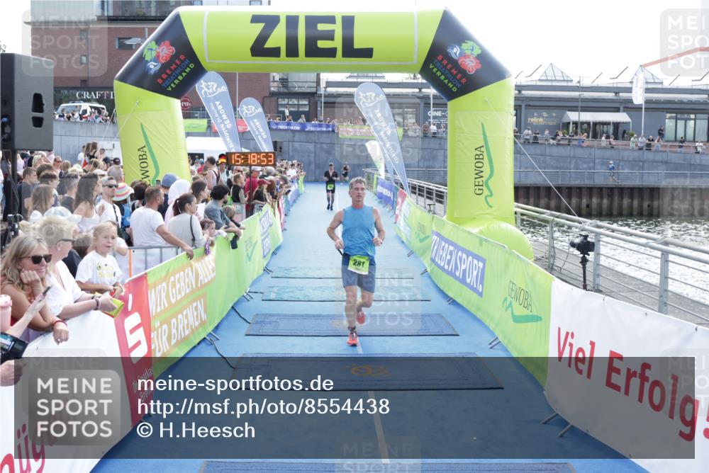 10.08.2025 - GEWOBA Citytriathlon Bremen H.Heesch http://msf.ph/oto/8554438 10.08.2025 15:18:57 Ziel 195, 281 meine-sportfotos.de