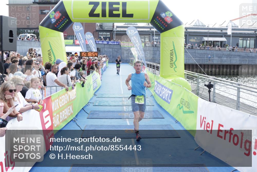 10.08.2025 - GEWOBA Citytriathlon Bremen H.Heesch http://msf.ph/oto/8554443 10.08.2025 15:18:57 Ziel 195, 281 meine-sportfotos.de
