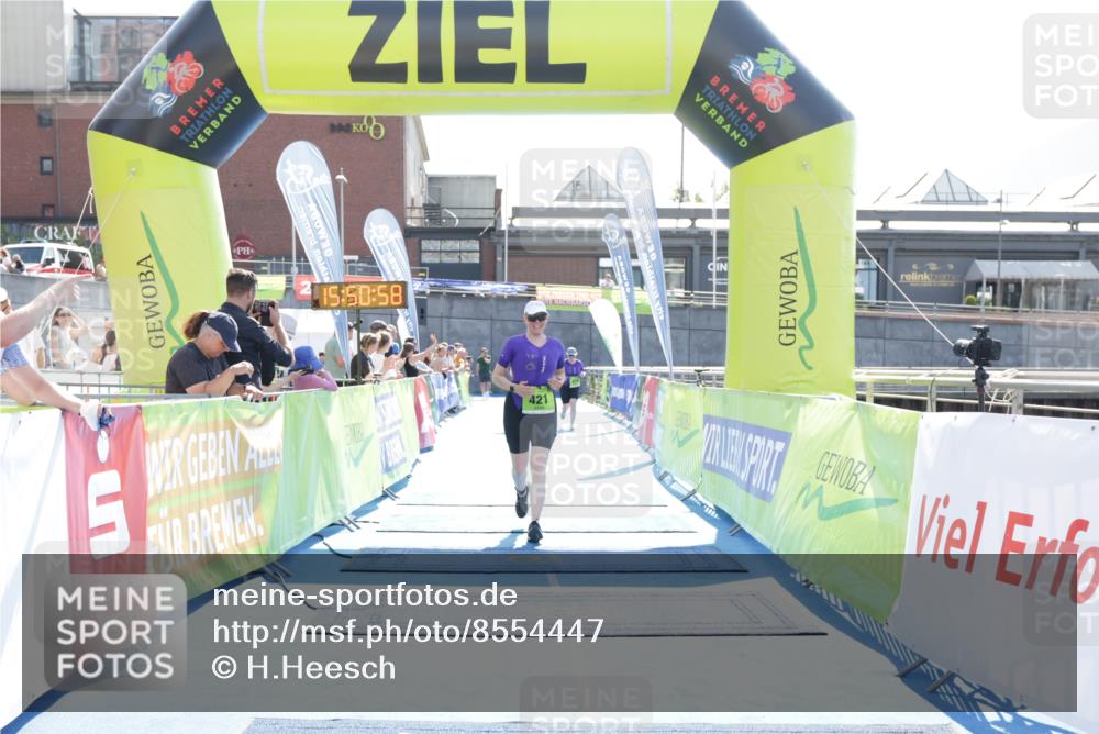 10.08.2025 - GEWOBA Citytriathlon Bremen H.Heesch http://msf.ph/oto/8554447 10.08.2025 15:51:02 Ziel 140, 419, 421 meine-sportfotos.de
