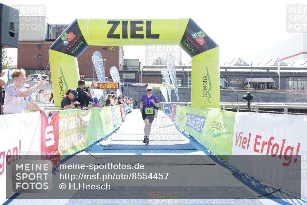 10.08.2025 - GEWOBA Citytriathlon Bremen H.Heesch http://msf.ph/oto/8554457 10.08.2025 15:51:03 Ziel 140, 419, 421 meine-sportfotos.de