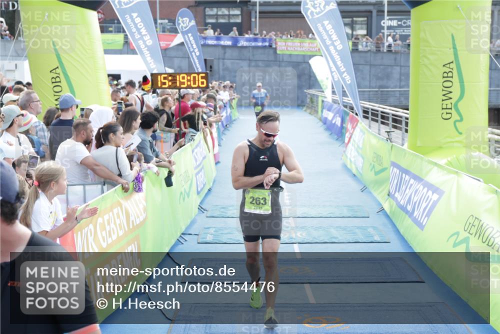 10.08.2025 - GEWOBA Citytriathlon Bremen H.Heesch http://msf.ph/oto/8554476 10.08.2025 15:19:10 Ziel 263 meine-sportfotos.de