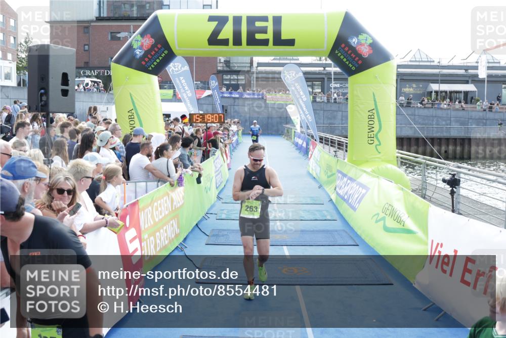 10.08.2025 - GEWOBA Citytriathlon Bremen H.Heesch http://msf.ph/oto/8554481 10.08.2025 15:19:10 Ziel 263 meine-sportfotos.de