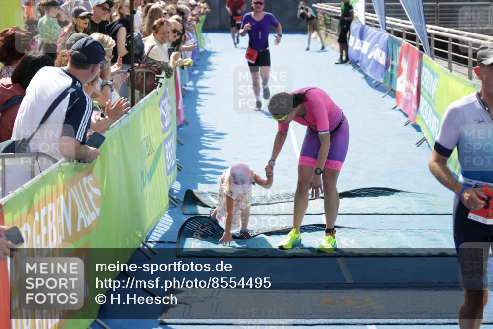 10.08.2025 - GEWOBA Citytriathlon Bremen H.Heesch http://msf.ph/oto/8554495 10.08.2025 14:09:24 Ziel 626, 693, 875, 956 meine-sportfotos.de